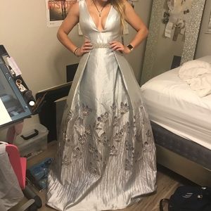 Jovani brand new with tags retails fro $860